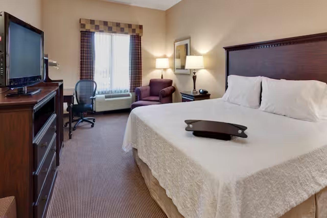 Hampton Inn & Suites Sacramento-Airport-Natomas Exterior photo